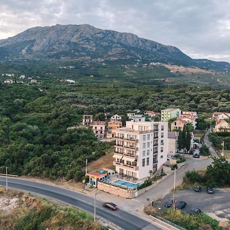 Lux Hotel M Dobra Voda Exterior photo